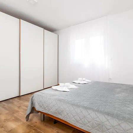 Apartman With Parking Space Loborika, Pula - 24868
